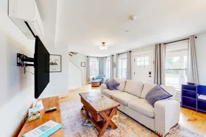 Vintage 3BR Mountainview | Deck | - Image 5