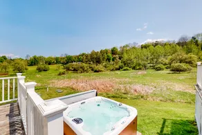 Vintage 3BR Mountainview | Deck | - Image 4