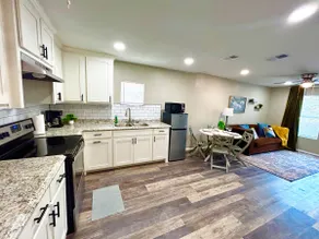 3 BR 2 BA Home Near Stockyards - Image 4