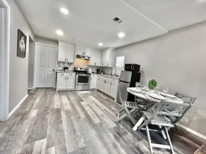 3 BR 2 BA Home Near Stockyards - Image 5