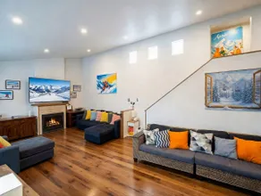 Luxury Mt Buller Ski Chalet Fireplace Sleeps up to 14 - Image 3
