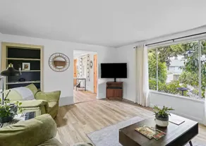 The Jasmine House - Cute & Centrally Located! - Image 2