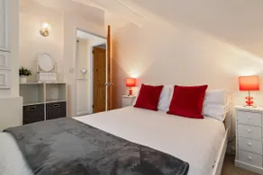 Cosy Welsh Cottage Pembrokeshire Coast /log burner - Image 2