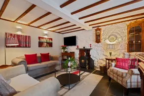 Cosy Welsh Cottage Pembrokeshire Coast /log burner - Image 3