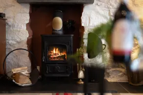 Cosy Welsh Cottage Pembrokeshire Coast /log burner - Image 4