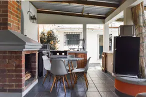 Apartment with pergola and garden - Image 2