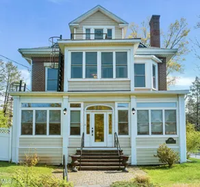 ABBA House Retreat: Centrally Located Grand Manor - Image 2