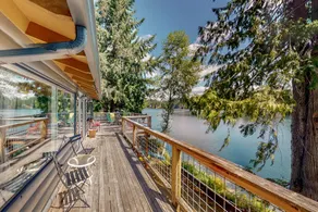 Fantastic 2BR Lakefront - Dock - Fireplace - Image 2