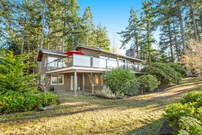 Updated 3BR Oceanview - Fireplace - Deck - Image 2