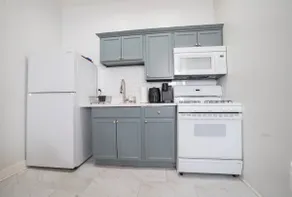 Charming 2BR-1BA-6 Beds | NYC | MetLife 15 min - Image 3