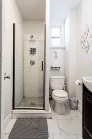 Charming 2BR-1BA-6 Beds | NYC | MetLife 15 min - Image 4