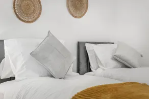 Old Trafford Comfy Stay with Patio & Free Parking - Image 4