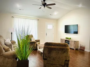 Guadalupe Home, Minutes to I-65 - Image 3
