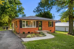 Charming Home with a Huge Fenced Yard - Image 4