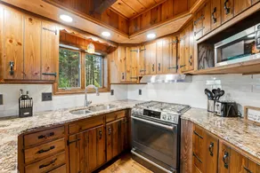 2BR+loft w/ amazing view, hot tub, & game room - Image 5