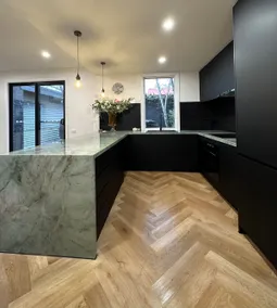 Stunning Townhouse - 10 min to CBD - Image 2