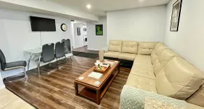 Spacious 2 Bedrooms + Den Legal Basement Apartment - Image 4