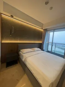 B22D Cozy Studio 55”TV Gold Coast PIK - Image 3