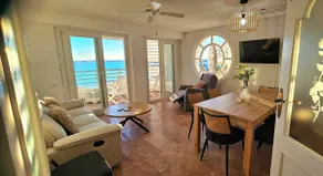 First-line apartment in downtown Santa Pola - Image 2