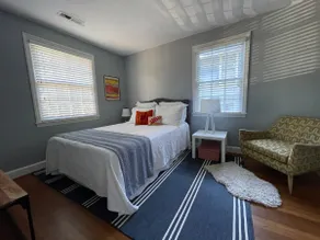 Downtown Carriage House - Image 4