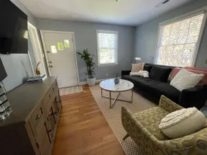 Downtown Carriage House - Image 3
