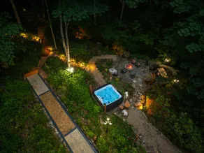 Touch Grass- Romantic Luxe, Waterfalls, Treehouse - Image 3