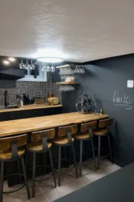 Rustic | Greater Montreal | 6 bedrooms | 4 PKG - Image 3