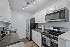 Shands Hospital Guesthouse - Free Parking - Image 5
