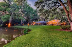 UF Family Retreat•Pool•Game Room•Sleeps 10•Pond - Image 2