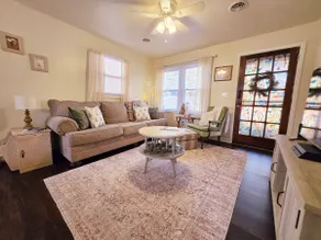 Charming riverside cottage-firepit, yard, Pets - Image 3