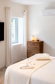 4* ground floor apartment with pool near beach - Image 2