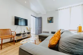 Cozy apartment facing the thermal baths, WIFI-Parking - Image 2