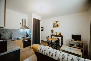 Heart of Ardèche near thermal baths, free Wi-Fi and parking - Image 2