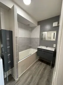 2-bedroom apartment in the city center - Image 4