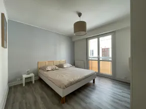 2-bedroom apartment in the city center - Image 2