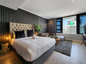 #1 : Sky Pool Studio - free VIP parking + wine - Image 4