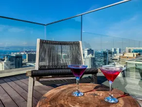 #1 : Sky Pool Studio - free VIP parking + wine - Image 5
