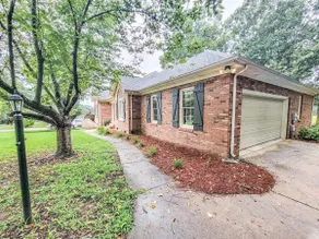 Stylish 3Bd near DT Pet OK EZ access to I85 - Image 3