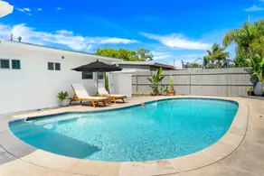 Surf Cottage w/Pool & Firepit 10min from the beach - Image 2