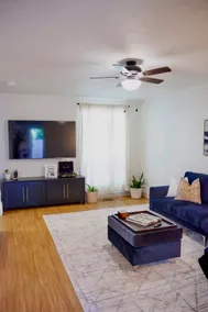 Urban Escape: Townhome Near Outdoor Adventures - Image 4