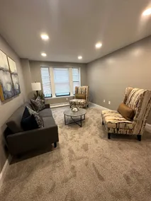 Condo minutes from Downtown - Image 3