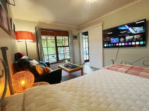 Sunshine Garden Apartment · Massage Chair, Close to Beach & City Center - Image 3