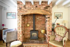 17th Century Town Cottage in Wem - Image 2