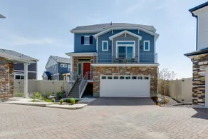 Unwind & Explore the City! Convenient Aurora Home - Image 3