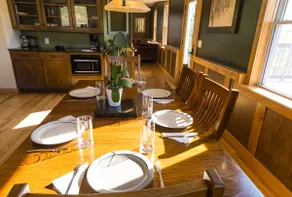 Secluded 3BDR house great for group gatherings - Image 2