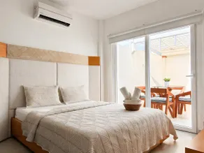 Beach house in exclusive club, 24/7 security - Image 4