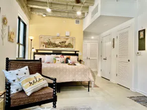 *Tuscan Sun KING suite downtown FREE parking* - Image 2