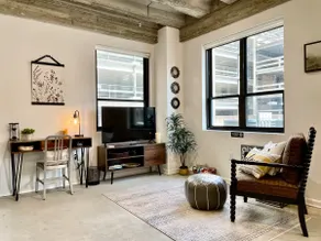 *Tuscan Sun KING suite downtown FREE parking* - Image 5