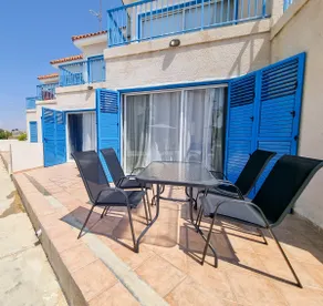Beach Vibes Beachfront Apartment - Image 2