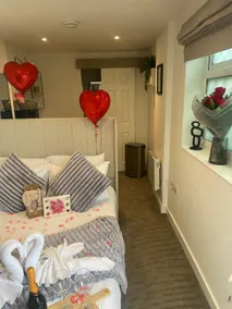 (NEW) Poppy's place - 10 minute drive from York - Image 2